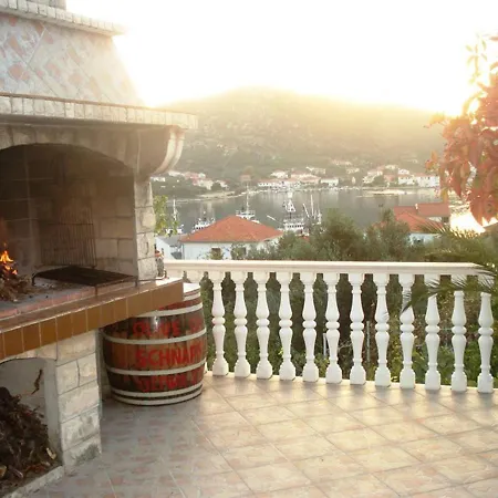 Romantic With Sea View Vinie, Dalmatia Apartament Vinišće