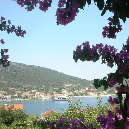 Romantic With Sea View Vinisce, Dalmatia Apartment Vinisce