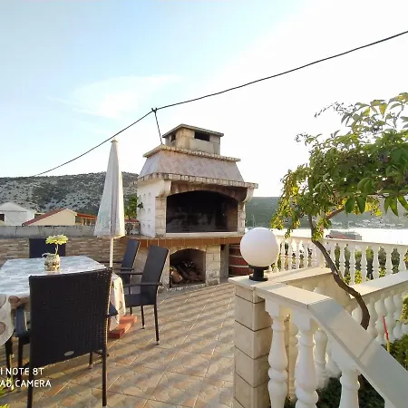 Apartment Romantic With Sea View Vinisce, Dalmatia *