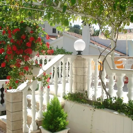 Romantic With Sea View Vinisce, Dalmatia Vinisce
