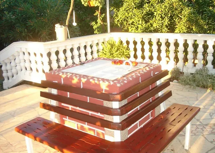 Romantic With Sea View Vinie, Dalmatia Apartman