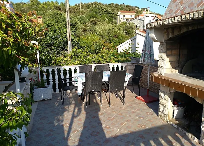 Romantic With Sea View Vinie, Dalmatia Apartman *
