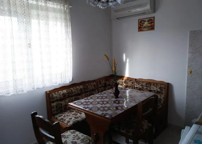 Romantic With Sea View Vinie, Dalmatia Apartman Vinišće