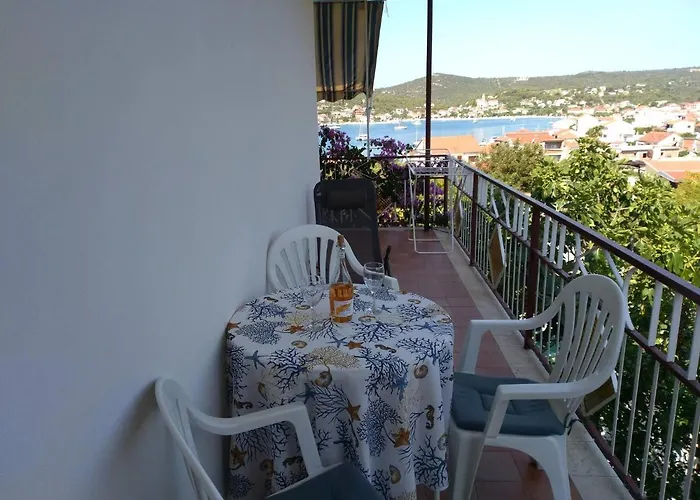 Romantic With Sea View Vinie, Dalmatia Apartman Vinišće