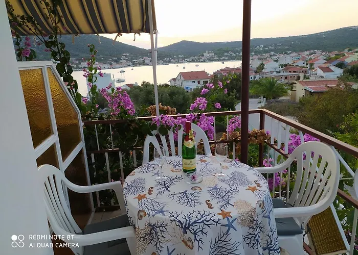 Romantic With Sea View Vinie, Dalmatia Apartman Vinišće