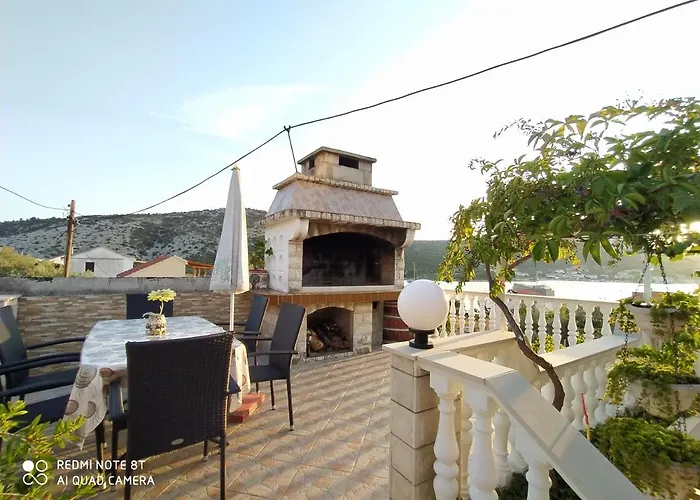 Apartman Romantic With Sea View Vinie, Dalmatia *