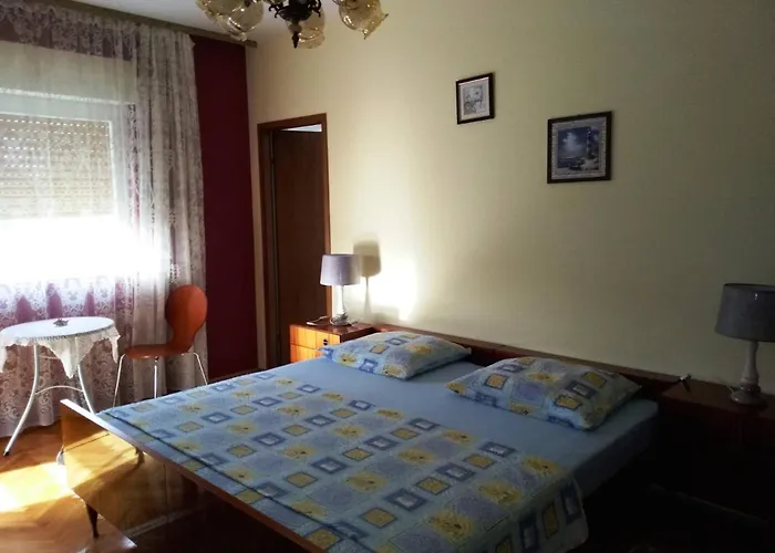 Romantic With Sea View Vinie, Dalmatia Apartman